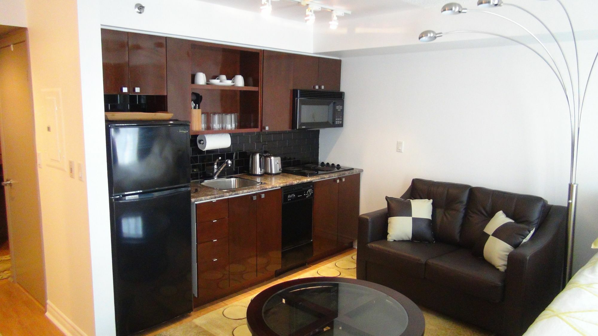 Visitor Accommodation Торонто Экстерьер фото