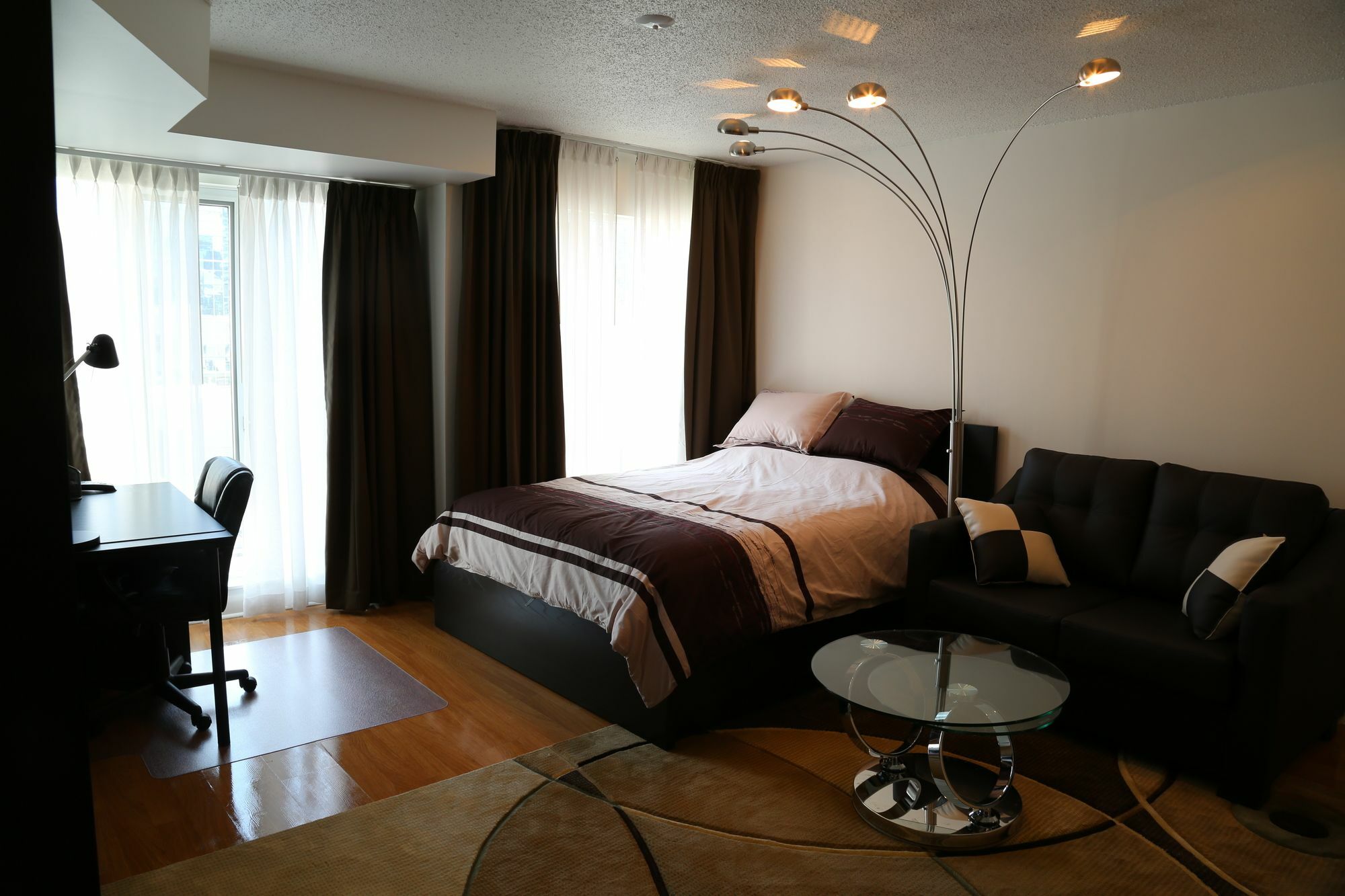 Visitor Accommodation Торонто Экстерьер фото