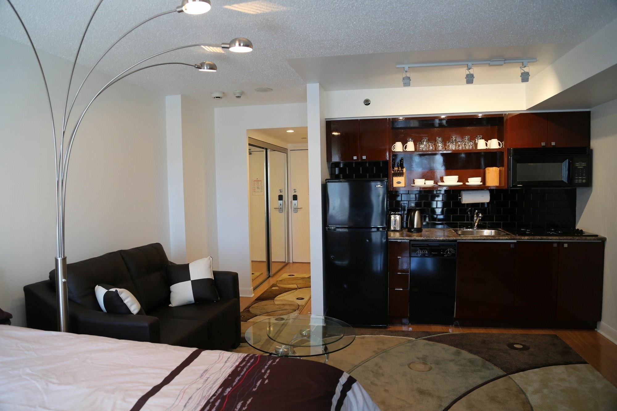 Visitor Accommodation Торонто Экстерьер фото