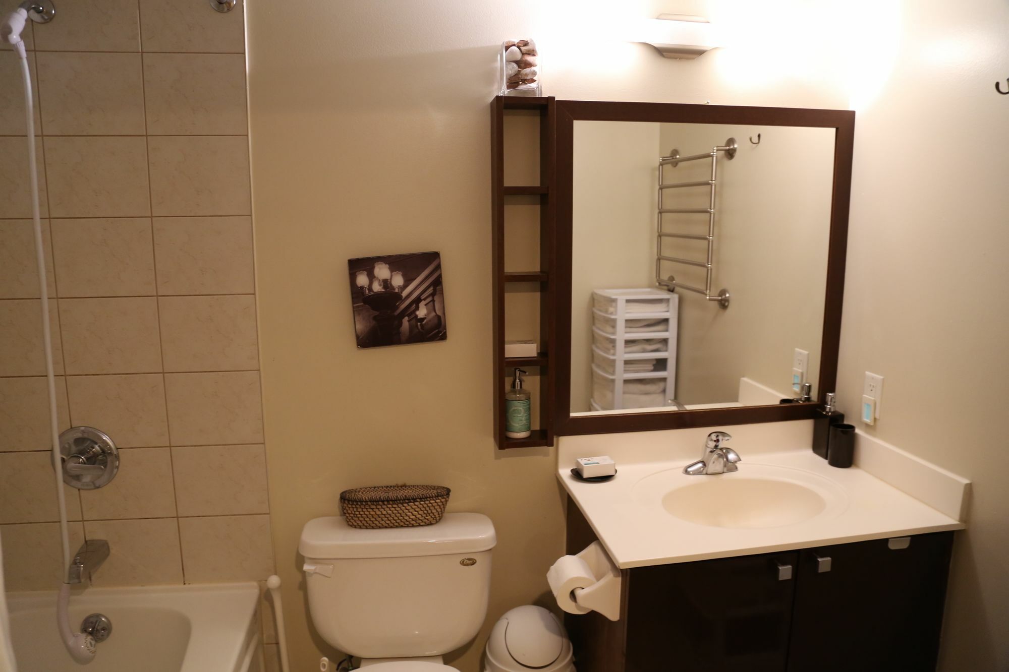 Visitor Accommodation Торонто Экстерьер фото